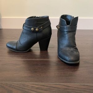 Heel booties